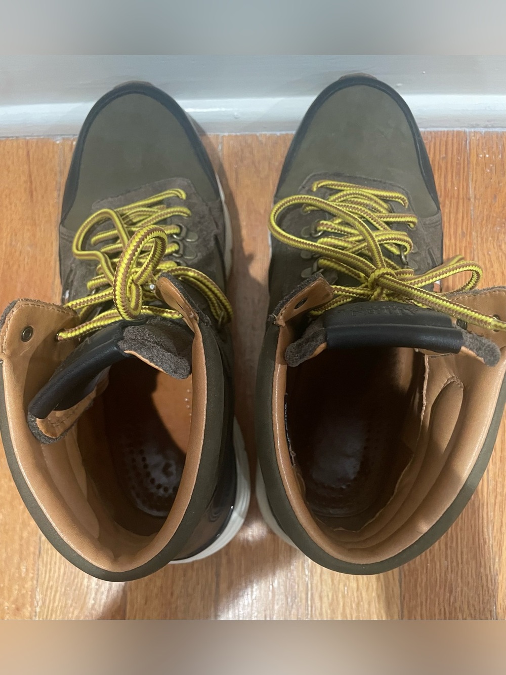 Allen Edmonds Canyon weatherproof high-top sneakers - Picture 3 of 9